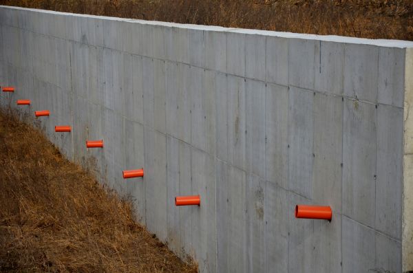 Cost of Retaining Wall Drainage in Newark